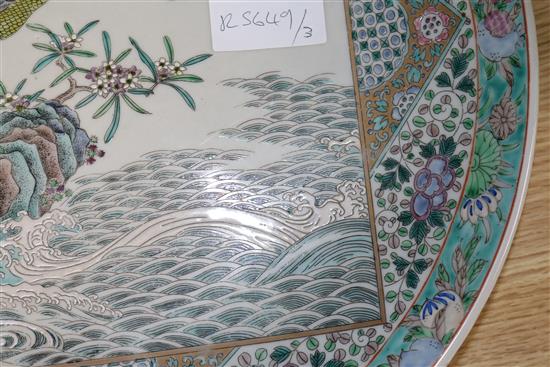 Early 20thC chinese famille vert charger D.40cm